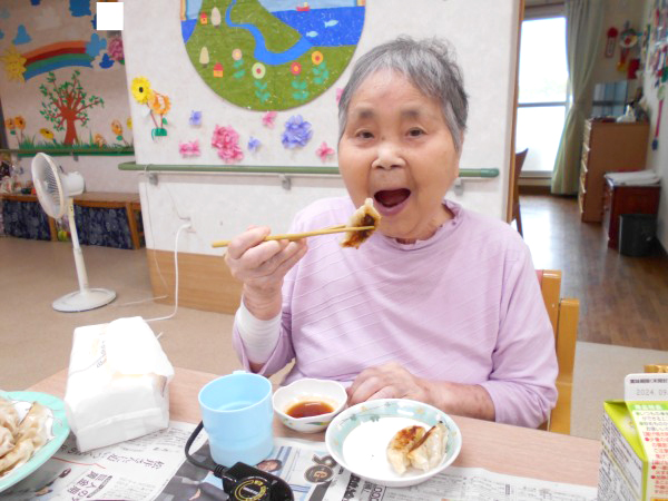 餃子いただきま～す！